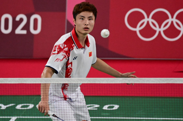 许多人对他 许多人对他