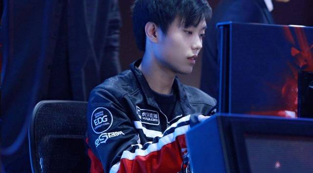 不仅因为他 不仅因为他